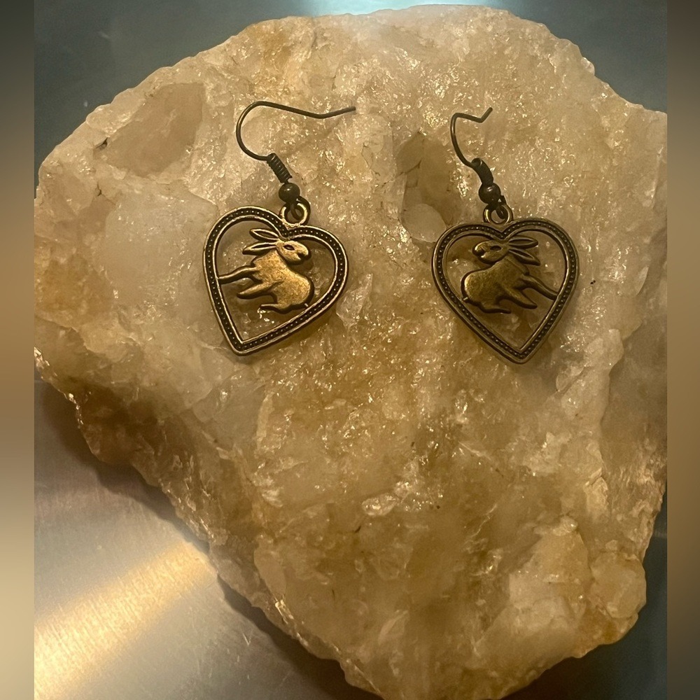 Year Of The Rabbit Chinese Zodiac Boho Rustic Bronze Heart Western Earrings -New - Picture 4 of 5